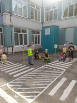 Малыши изучают ПДД. Малыши изучают ПДД.